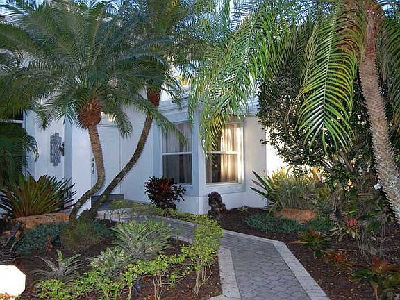 CONTEMPORARY HOME WITH YOUR OWN RELAXING RETREAT BY STEPPING IN YOUR BACKYARD