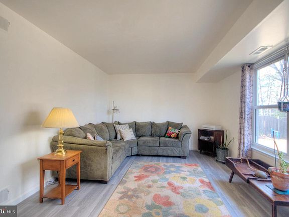 5th image of 30 Uranus Rd