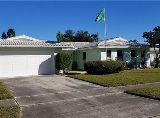 14875 Imperial Point Dr N, Largo, FL 33774