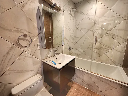 Rented by RELEASE NY | media 6