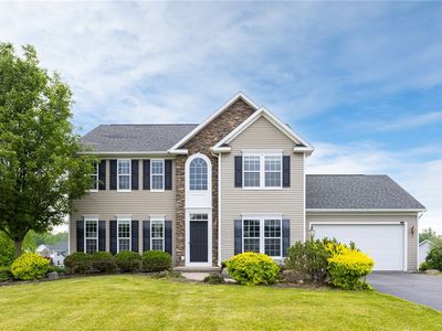 6 Finch Wood Ln, Penfield, NY, 14526