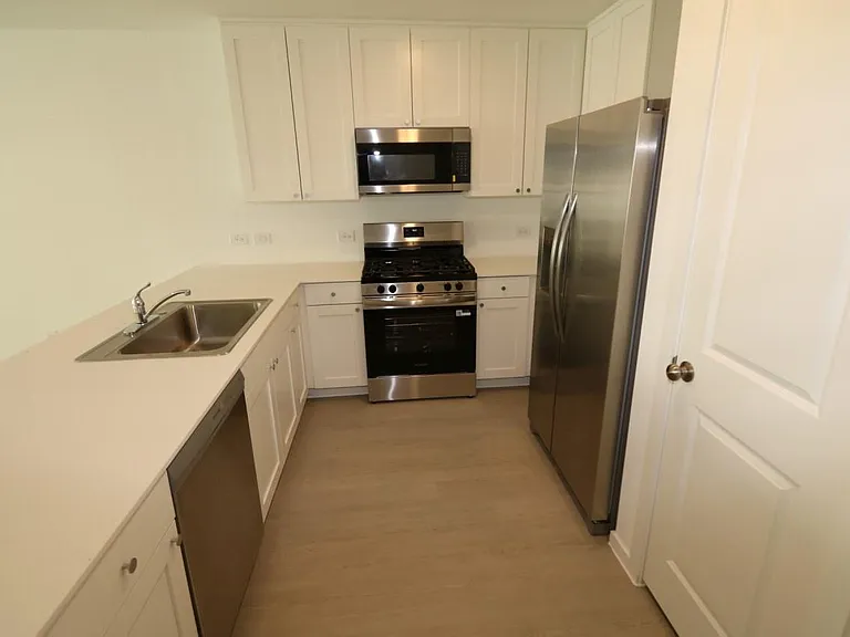 6245 Alder Creek Dr — Photo 3