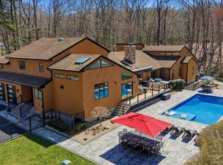 9 Watercrest Ct, Saint James, NY 11780