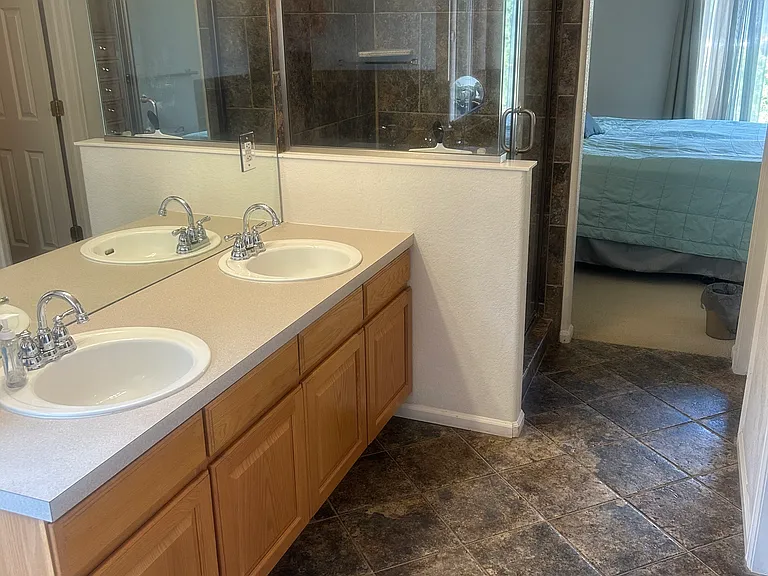 1325 N Ford St — Photo 44