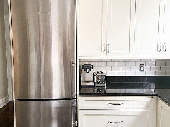 2nd image of 2219 W Lawrence Ave #2