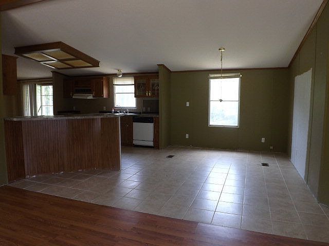 2nd image of 330 Adams Cir