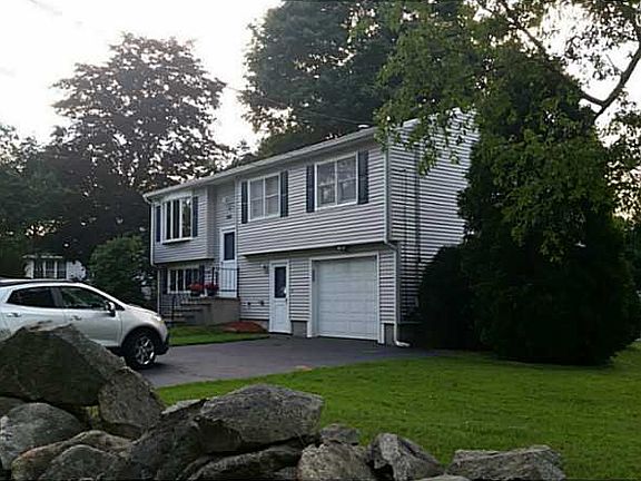 2nd image of 262 New London Ave