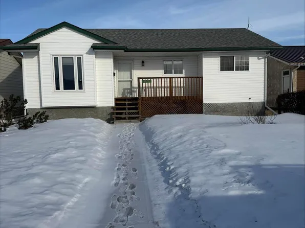 5026 53rd St, Killam, AB T0B 2L0