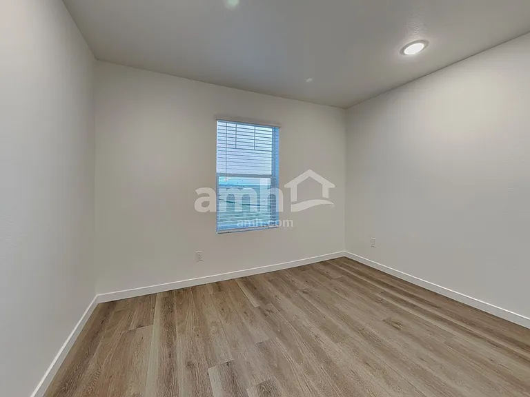 330 N Addison Way — Photo 13