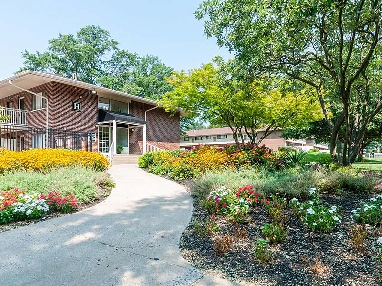 Leasing Office