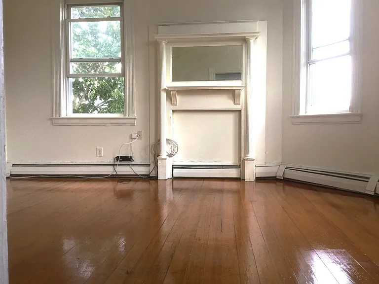 15 Penn St #3 — Photo 2