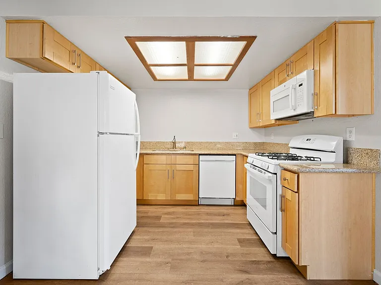 5025 Comanche Dr — Photo 13