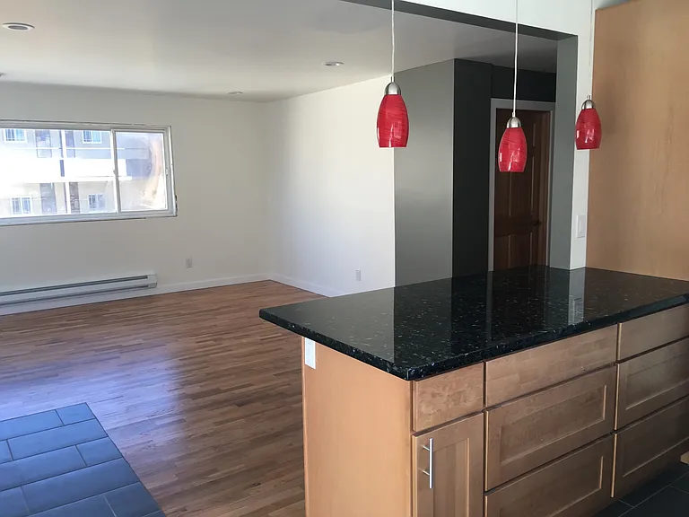 1815 E Thomas St #C — Photo 13