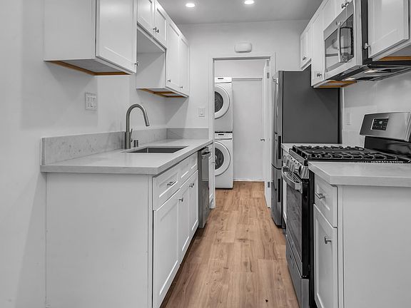 2nd image of 724 Willey Ln