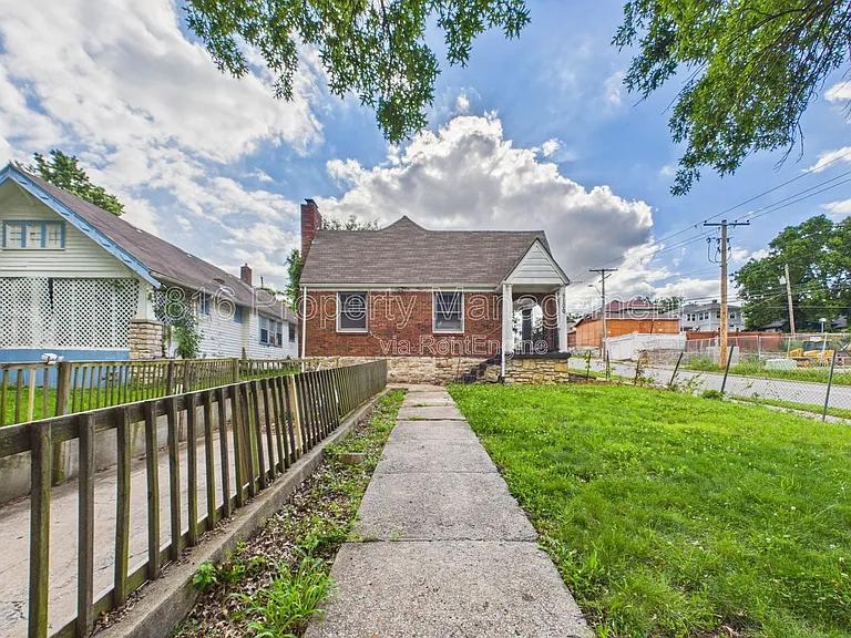 5100 Brooklyn Ave — Photo 31