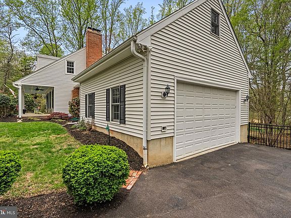3rd image of 1210 Ashton Rd