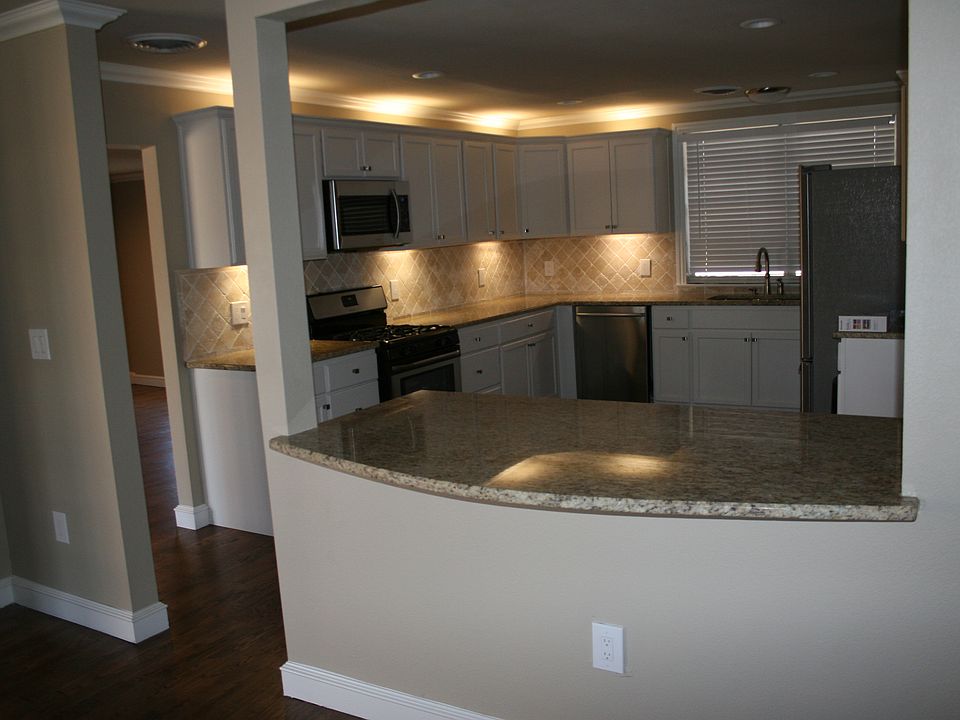 1st image of 3105 Bryn Mawr Dr