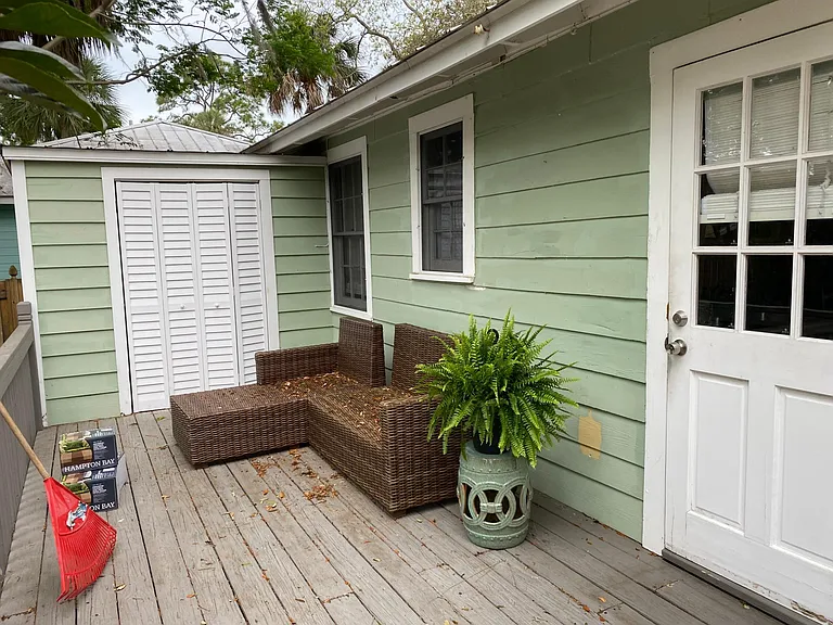 876 Windsor Dr — Photo 17