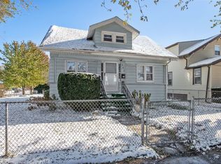 303 S Elmwood Ave, Waukegan, IL 60085