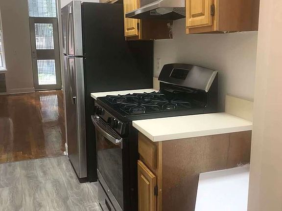 3rd image of 304 E 93rd St APT 1
