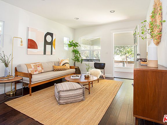 4th image of 6139 Burwood Ave