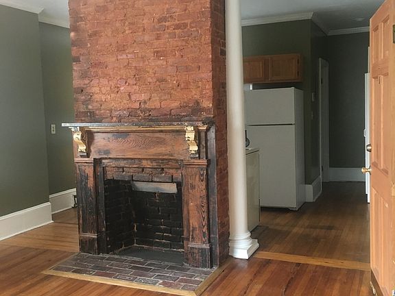 2nd image of 516 W 1st St APT B