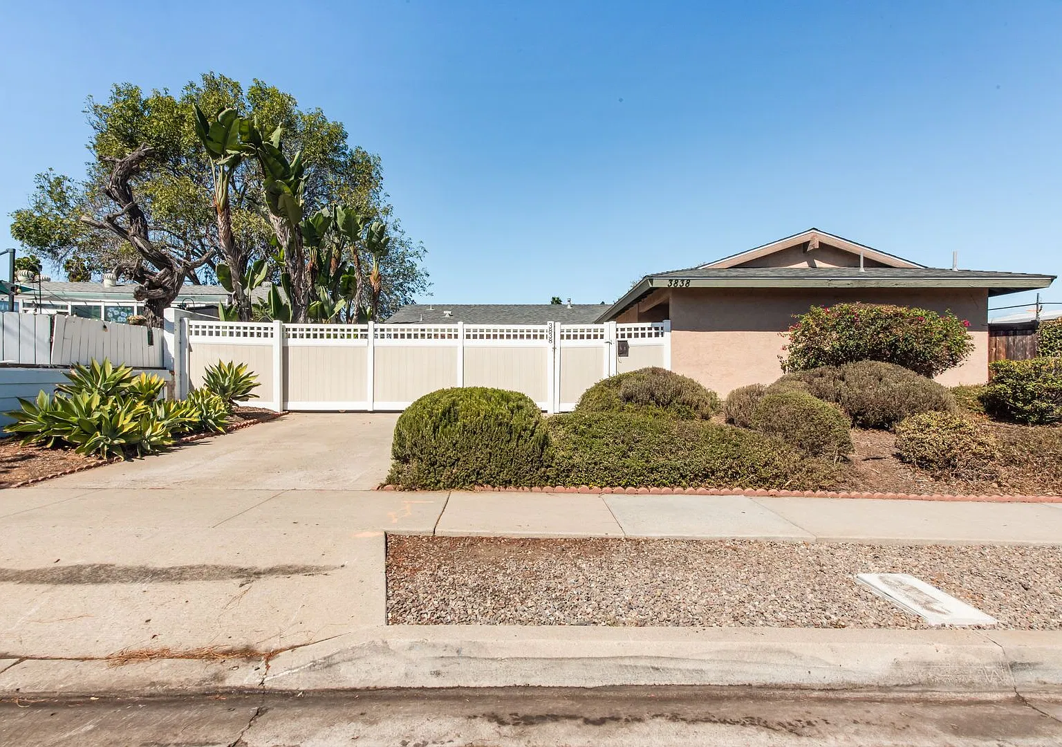 Spacious 4-Bedroom Home — Photo 2