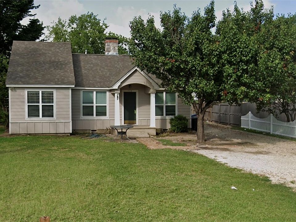 1st image of 704 Hereford St