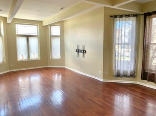 851 E 63rd Pl APT 1, Chicago, IL 60637