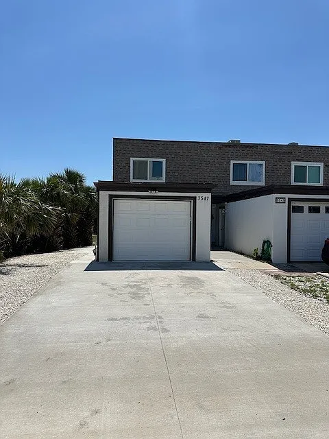 2 bed, 1.5 bath, 998 sqft, $2,500 — Photo 1