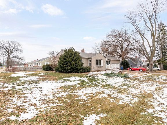 4th image of 105 Cornwall Ave