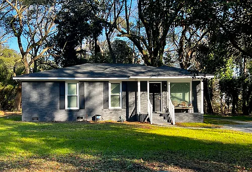1627 Point Park Dr Photo 1
