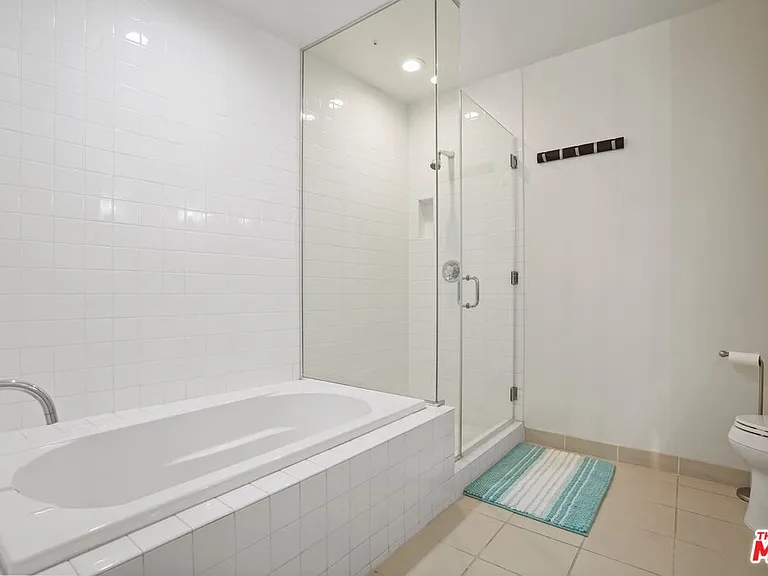 1100 Wilshire Blvd #3307 — Photo 19