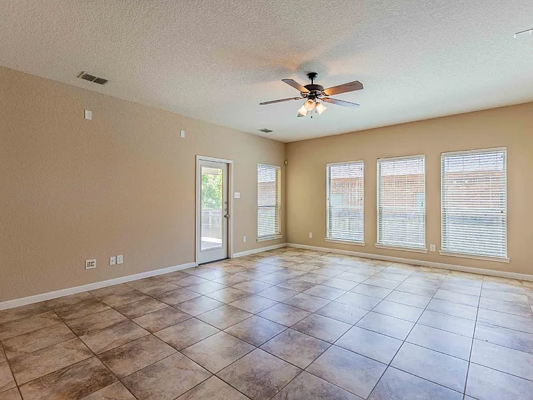 8730 Poppy Hls — Photo 17
