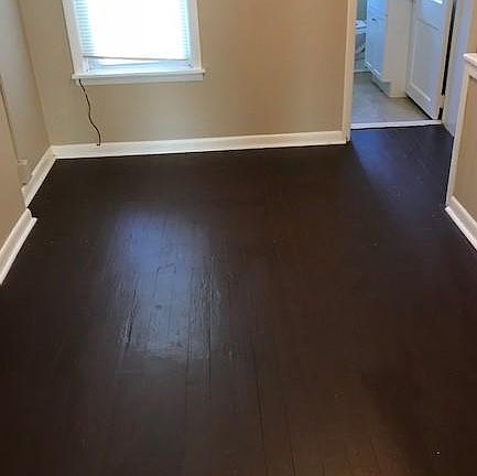 4th image of 28 E Lee St