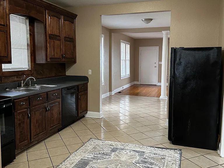 506 S Pine St — Photo 10