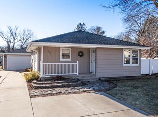 639 E Roland St, Oconomowoc, WI 53066