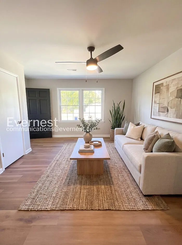 3 bed, 2.0 bath, 1000 sqft, $1,595 — Photo 2