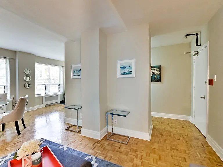 2100 Bathurst St #308 — Photo 37