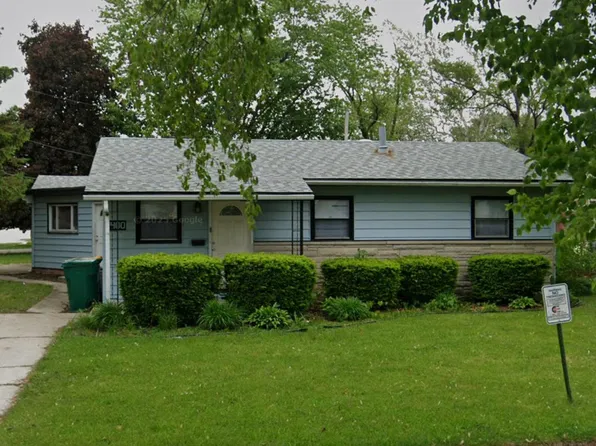 400 Bellarmine Dr W, Joliet, IL 60436