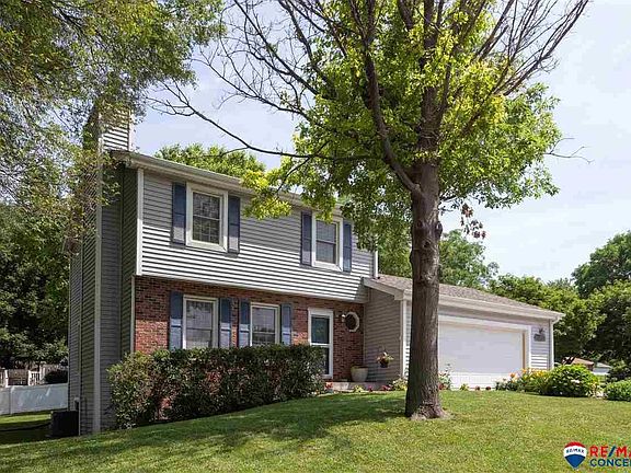 3rd image of 3220 Sequoia Dr