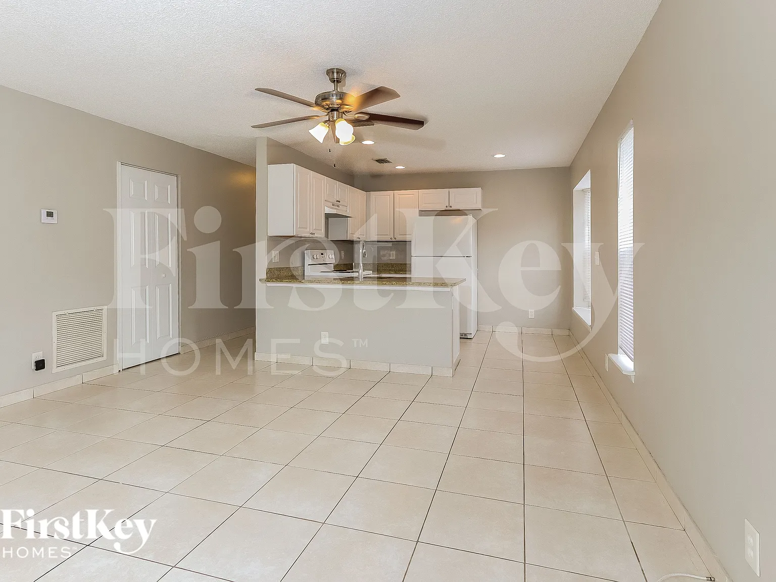 3 bed, 2.0 bath, 1125 sqft, $3,010 — Photo 4