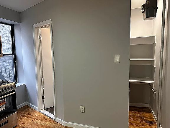 3rd image of 238 E 116th St APT 21