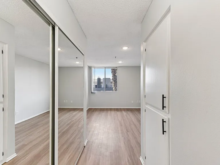 310 Virgil — Photo 90