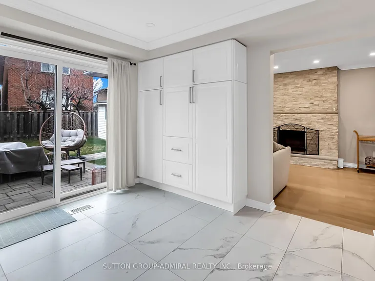 119 McCabe Cres #MAIN 2ND — Photo 2