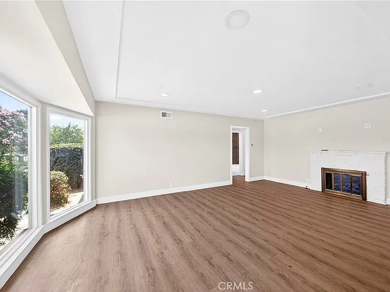 639 N Nora Ave — Photo 9
