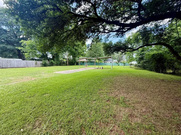 206 Mooring St, Mooringsport, LA 71060