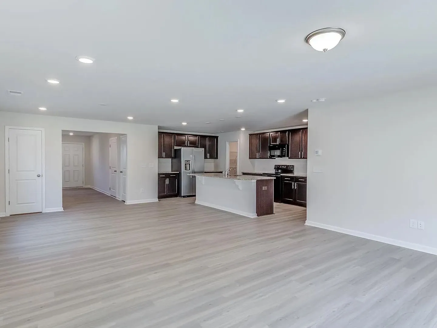 Room in 5 Bedroom Home in Angier — Photo 4