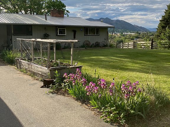 4th image of 16 Mossy Rock Rd