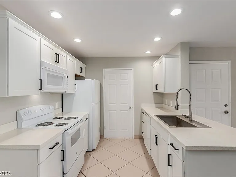 221 Mission Catalina Ln #101 — Photo 12